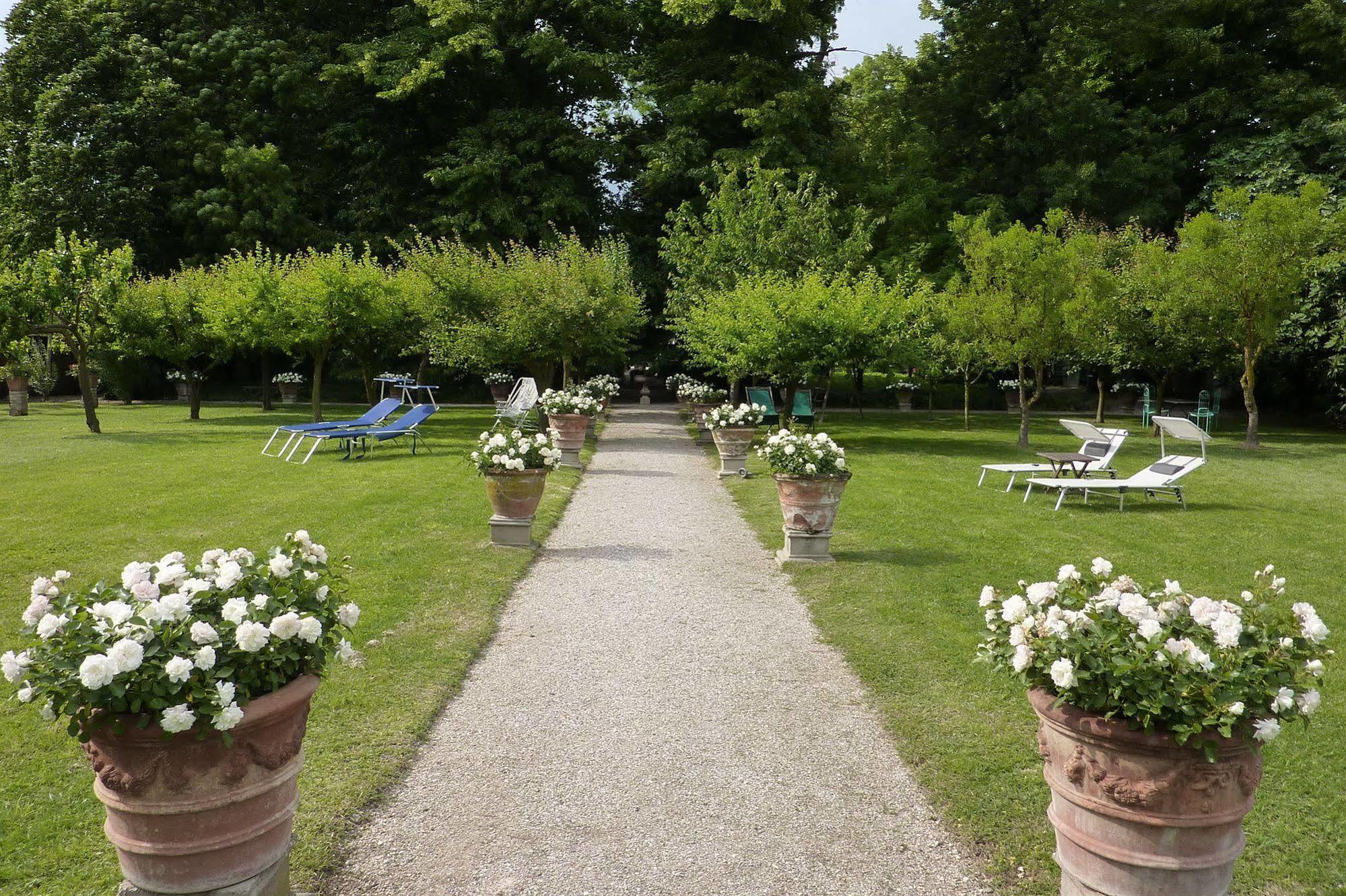 Villa Alberti โตโล ภายนอก รูปภาพ